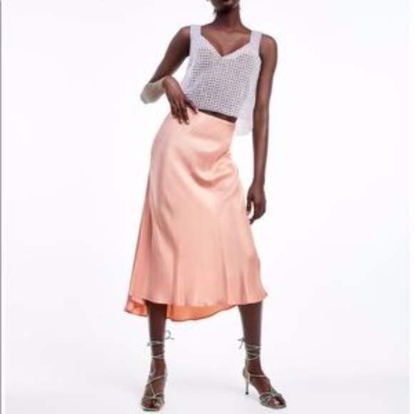 Zara Peach Satin Skirt - Picture 2 of 5